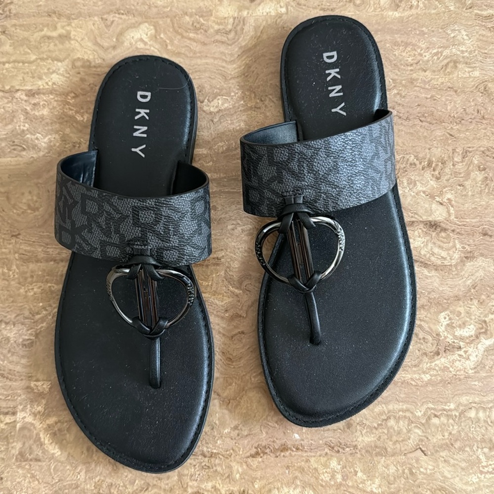 DKNY black logo slides